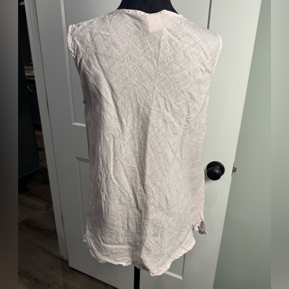Match Point Linen V-Neck Bias Cut Tank Top in light Pink - Picture 3 of 8
